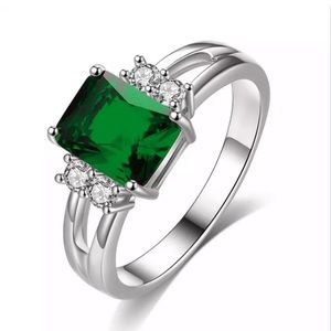 Fashion Ring! Green Emerald Crystal Party Ring